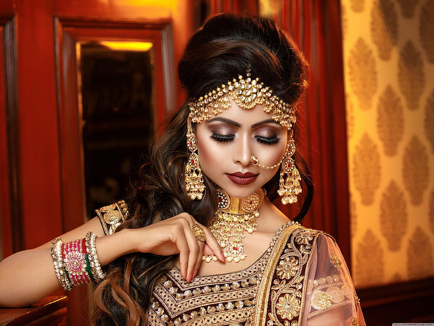 Makeup for Indian brides | Make up for Indian weddings | Natural dewy makeup.  | Indian bride, Indian wedding dress, Indian bridal outfits