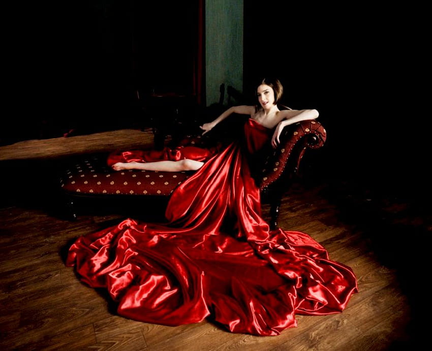 ELEGANCE IN RED SATEN.., elegant, sofa, red, saten, dress, woman HD wallpaper
