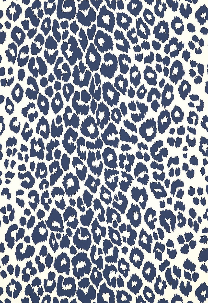 Wandverkleidung / . Ikonischer Leopard in Tinte. Schumacher-Shop, blauer Leoparden-Print HD-Handy-Hintergrundbild