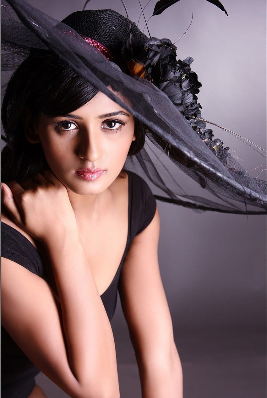 super hollywood and bollywood celeb: Bolly Actress Shakti Mohan Hot And Spicy hoot HD phone wallpaper