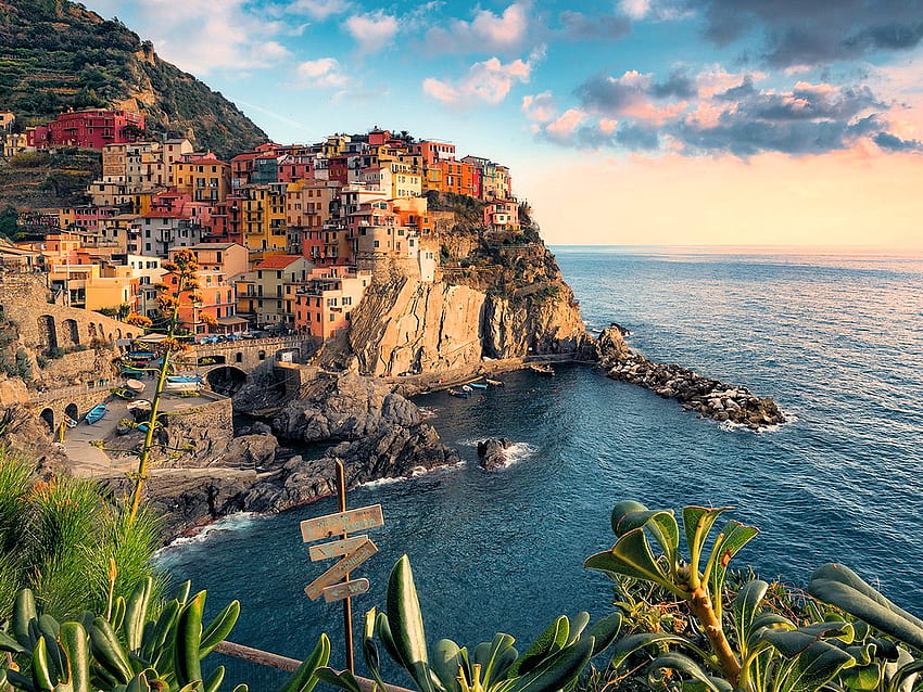 Cinque Terre, Italia, laut, pantai, perahu, mediterania, rumah, desa, gunung Wallpaper HD