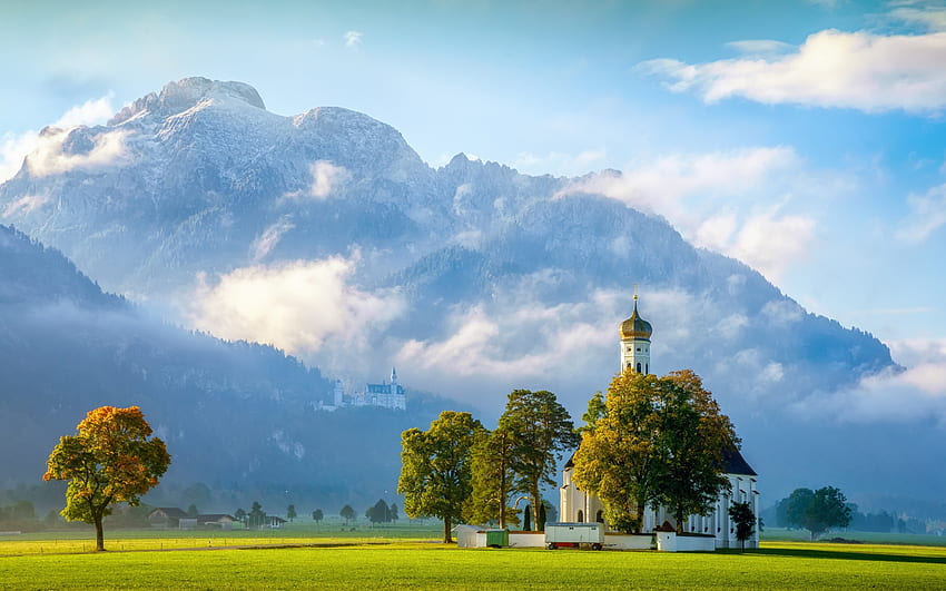 Alpes bavaroises avec l'église Saint-Coloman, Schwangau, montagne, Allemagne, paysage, nuages, arbres, ciel, prairie Fond d'écran HD