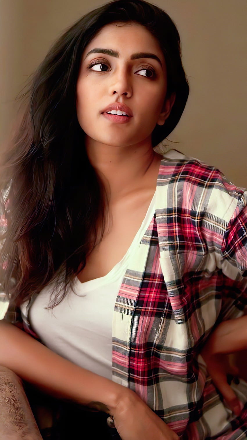 Eesha rebba, telugu actress HD phone wallpaper