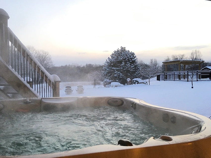 Jacuzzi Ontário - Tempo de neve como o inverno para um banho relaxante no jacuzzi. Obrigado ao Sr. Pagliari pelos instantâneos incríveis. papel de parede HD