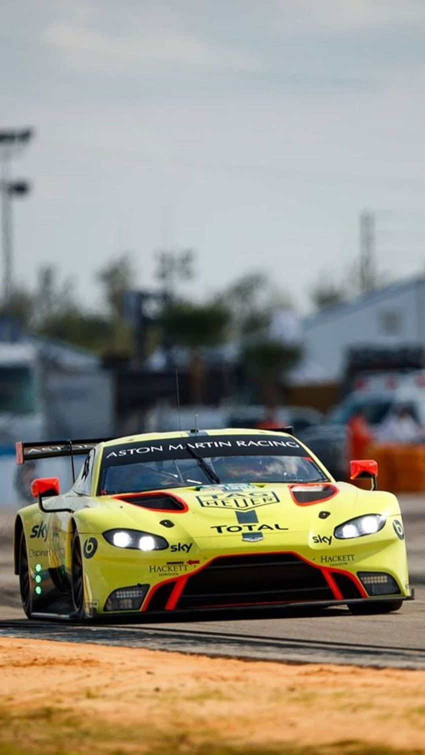 Aston Martin Vantage GT3 Sebring dari Instagram Larry Chen wallpaper ponsel HD