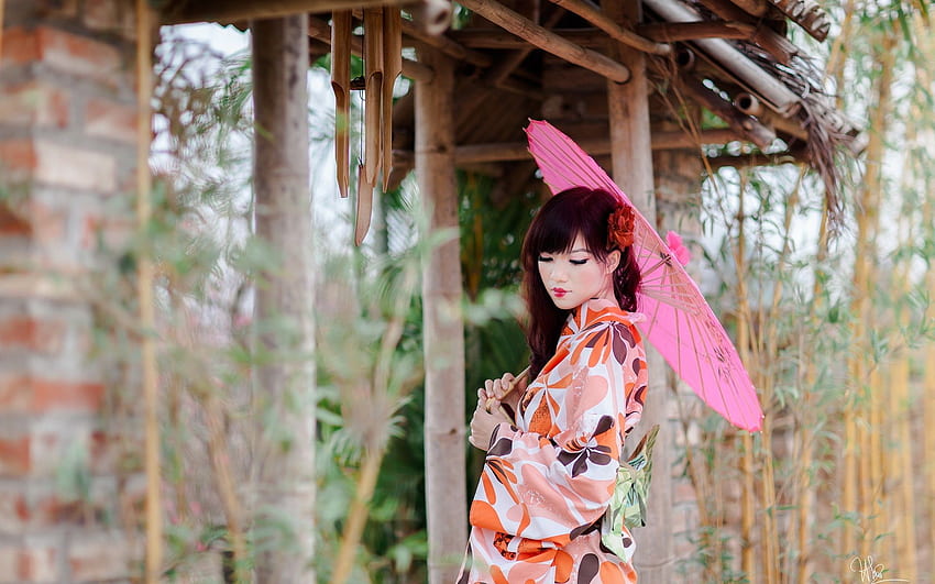 Beautiful Japanese girl, kimono, paper umbrellas HD wallpaper