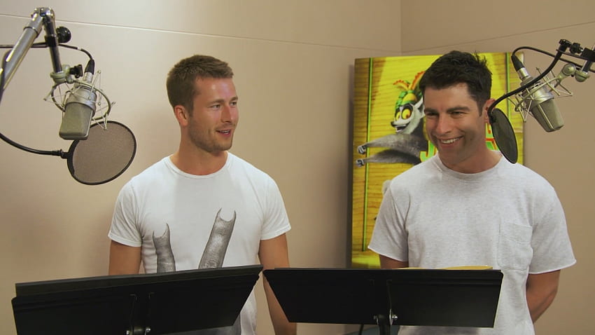 EKSKLUZYWNIE: Zobacz, jak Glen Powell i Max Greenfield nagrywają zabawne głosy do serialu Netflix „All Hail King Julien” Tapeta HD