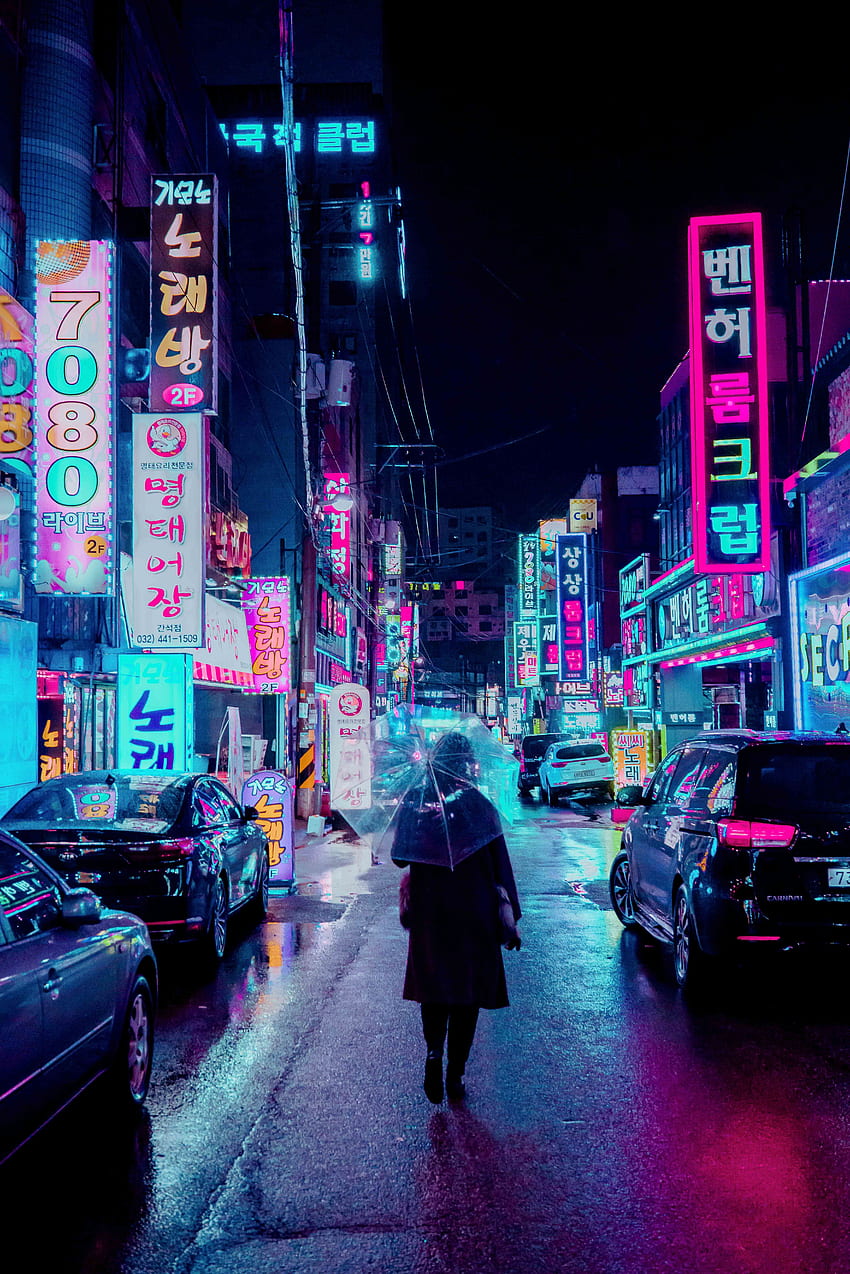 Neon, città, segnaletica, città notturna, retroilluminazione, illuminazione, umano, persona, ombrello, strada, cartelli Sfondo del telefono HD