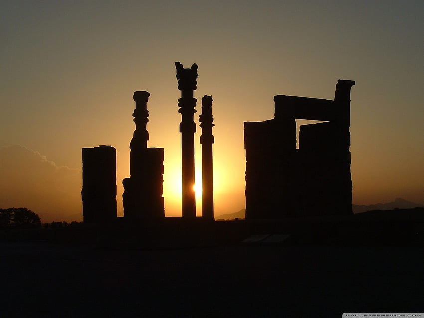 พระอาทิตย์ตกใน Perspolis - Shiraz, อิหร่าน ❤ วอลล์เปเปอร์ HD