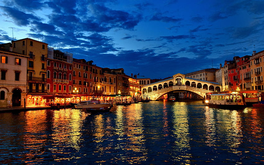 Städte, Häuser, Wolken, Boote, Italien, Venedig, Lichter, Abend, Kanal, Gondel HD-Hintergrundbild
