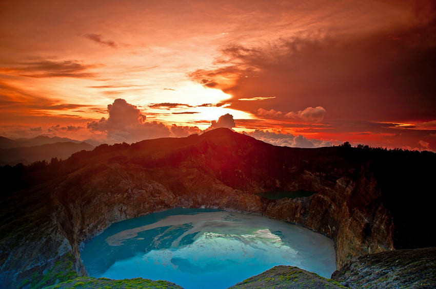 Sunrise At Kelimutu Crater Lake, orange, sunrise, mountain, lake, dawn, red, volcano, clouds, turquoise water, sky, Indonesia HD wallpaper