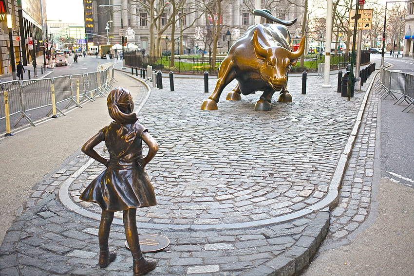 Fearless Girl: The Pitfalls of Forgetting to Look at Your HD тапет