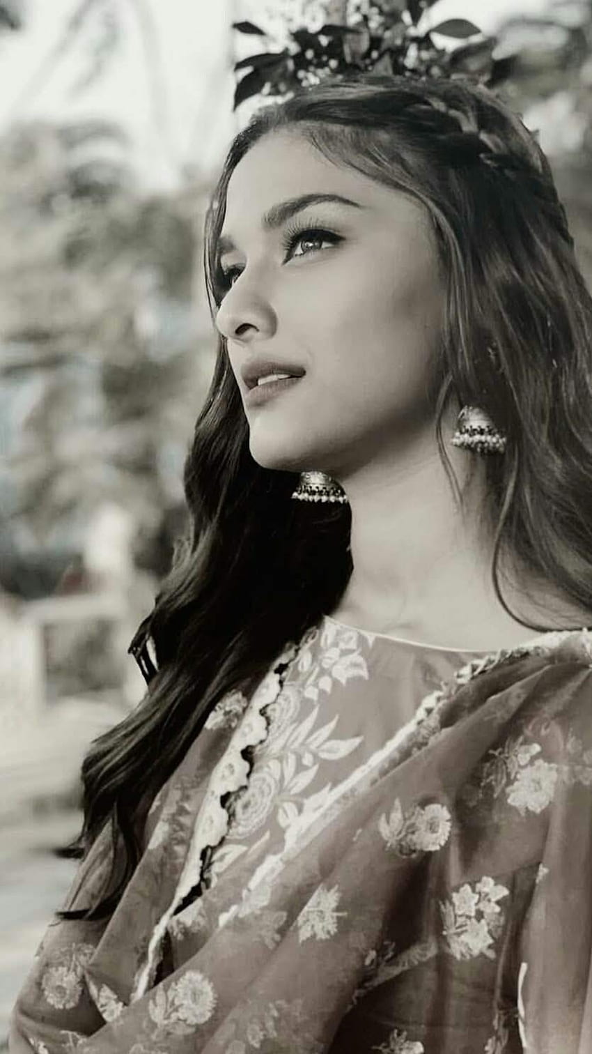 Saiee Manjrekar, Bollywood, actrice Fond d'écran de téléphone HD