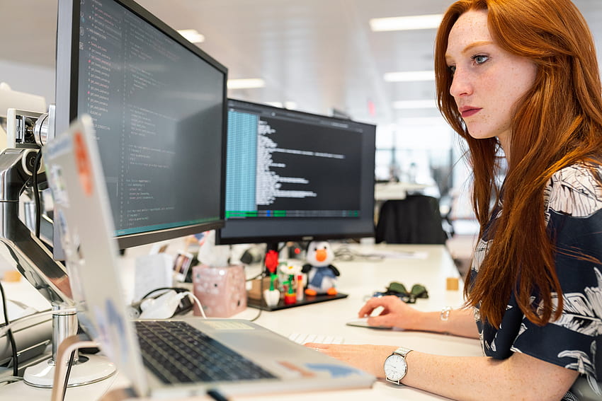 Woman Coding on Computer · Stock, Girl Programmer HD wallpaper