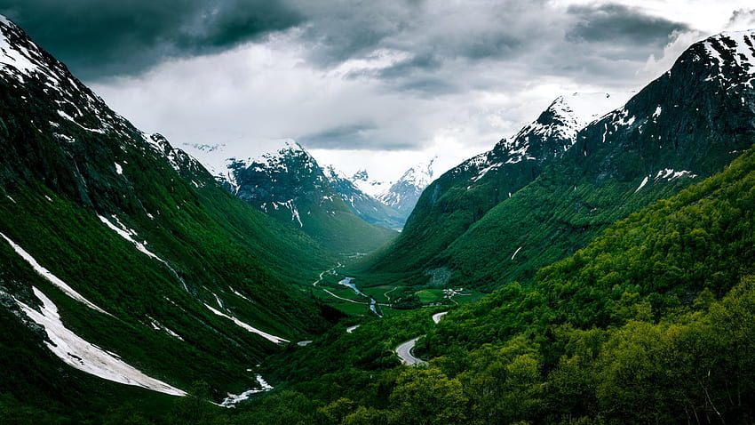 Paisagem das montanhas da Noruega. Fundo papel de parede HD