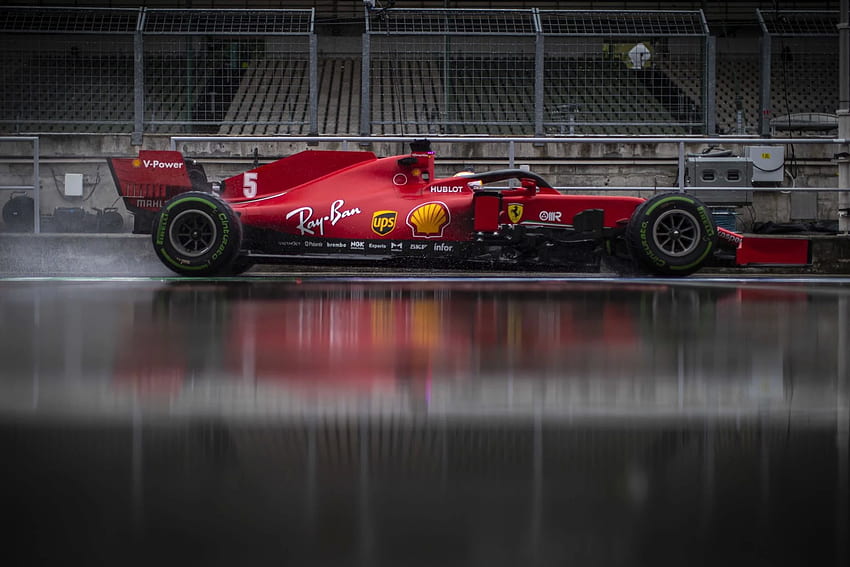 Sebastian Vettel Ferrari F1 Formula 1 race track P 高画質の壁紙