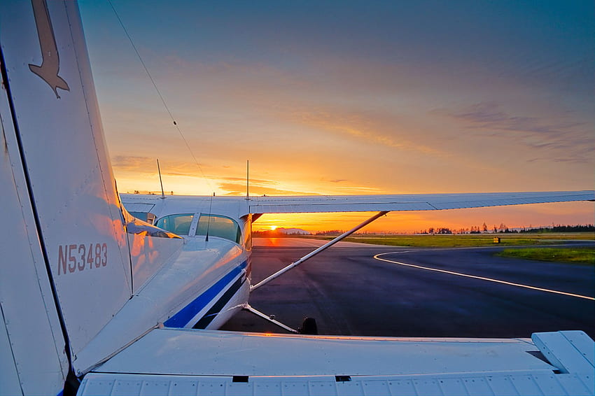 Cessna 172 Sunset Oto [] na Twój telefon komórkowy i tablet. Przeglądaj granicę cienkiej niebieskiej linii. Cienka niebieska linia flagi, cienka niebieska linia Tapeta HD