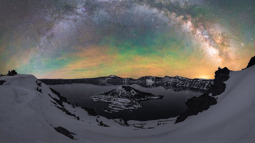 Crater Lake At Night 1440P Resolution HD wallpaper
