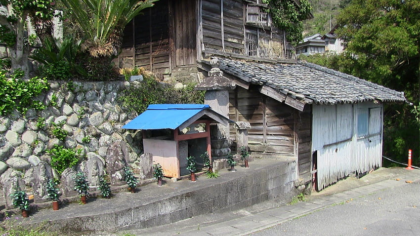 Walking through a little Japanese village - 日本の小さな村を歩く HD wallpaper