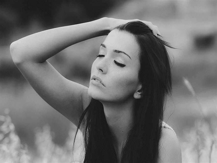Stay ever on my mind with your beautiful..., woman, portrait, beauty, black and white HD wallpaper