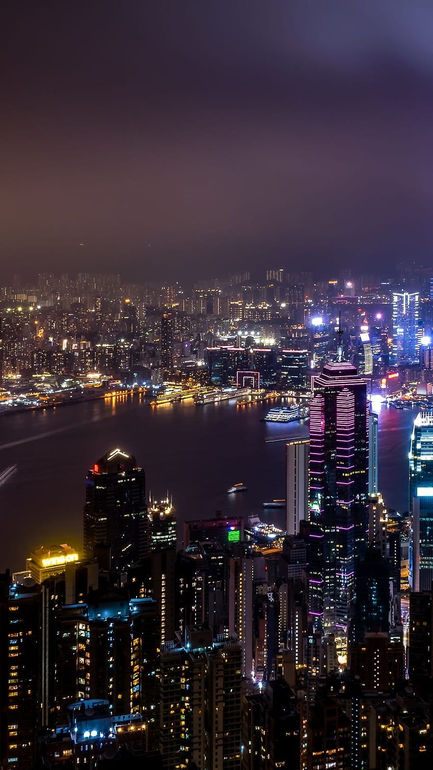 香港、街の夜景、高層ビル、ライト、海 HD電話の壁紙
