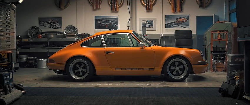 Porsche clásico en garaje []: panorámica fondo de pantalla