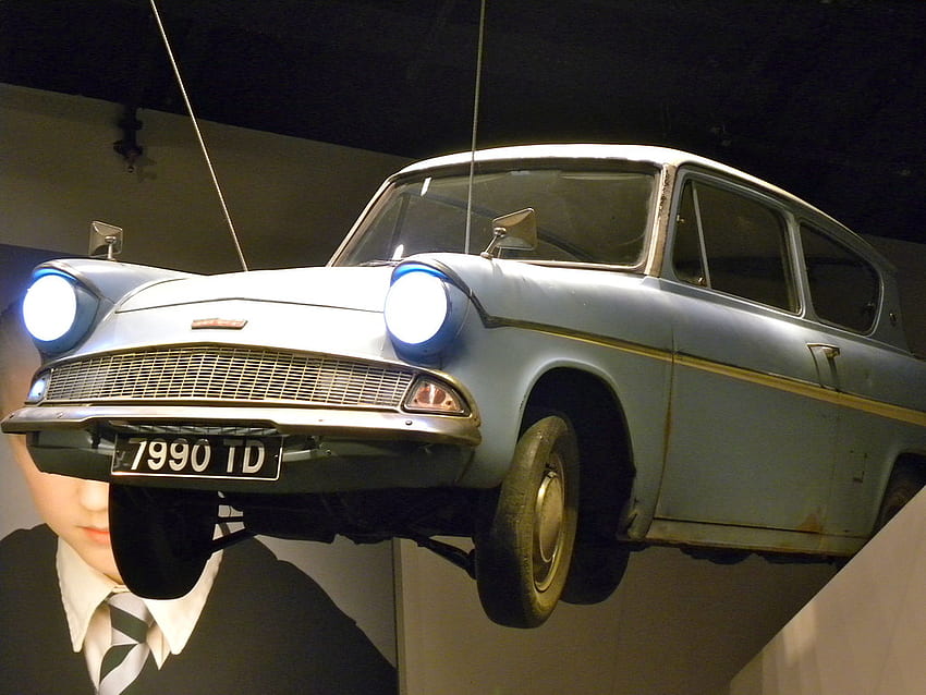 Harry Potter studio tour: Mr Weasley's flying car HD wallpaper