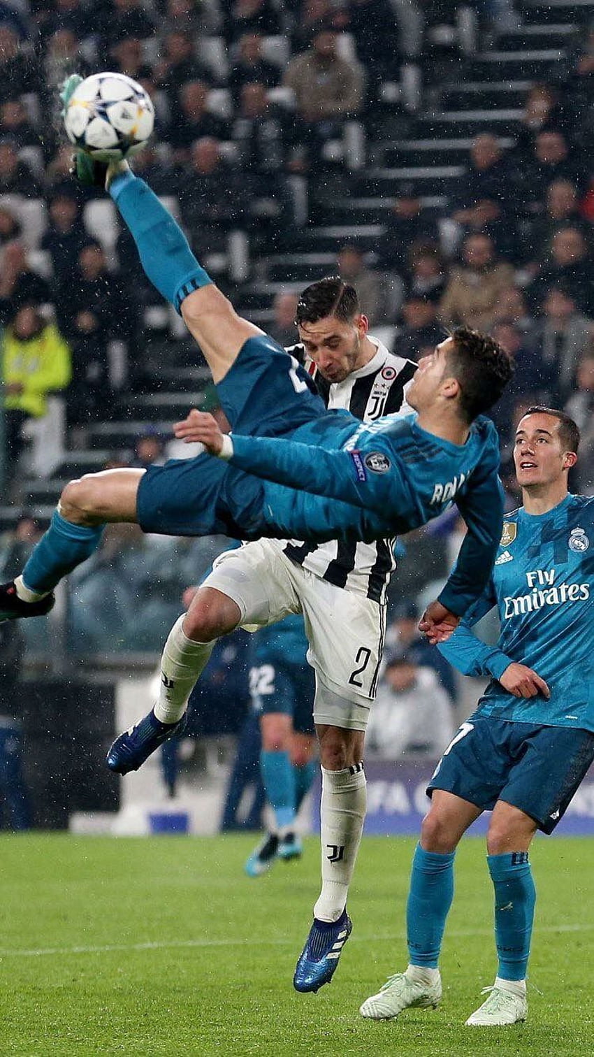 Zapierające dech w piersiach kopnięcie Ronaldo z przewrotki przeciwko Juventusowi, po którym nastąpiło przytłaczające zwycięstwo. Gole Ronaldo, Cristiano Ronaldo Juventus, Piłka nożna Ronaldo, Gol Cristiano Ronaldo Tapeta na telefon HD