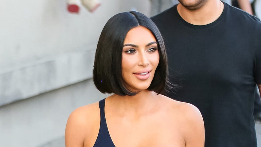 Publicaciones 'flacas' de Kim Kardashian criticadas por Emmy Rossom, Jameela Jamil. Encanto, hermosa Kim Kardashian fondo de pantalla