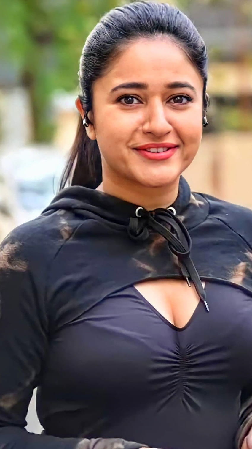 Poonam Bajwa, , actrice tamoule Fond d'écran de téléphone HD