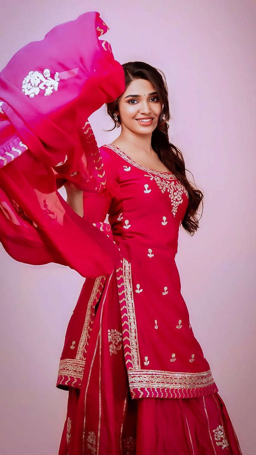 Krithi shetty, actriz telugu fondo de pantalla del teléfono
