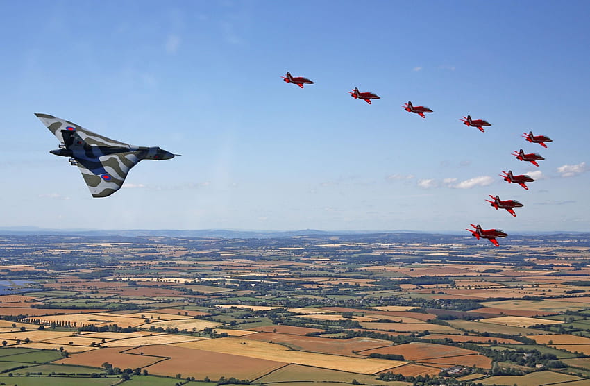 Red Arrows and Vulcan, vulcan, red arrows, raf, fly over HD wallpaper