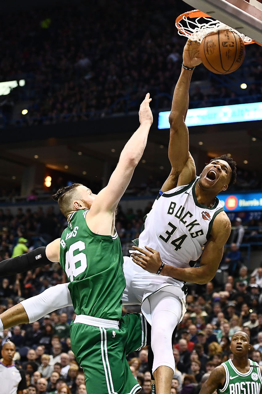 Giannis simply refuses to stop trying to dunk on Aron Baynes, Giannis Antetokounmpo Dunk HD phone wallpaper