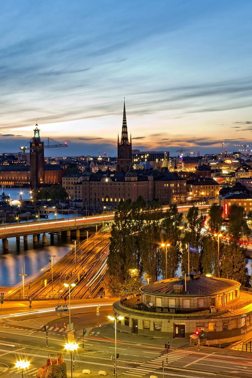 สตอกโฮล์ม, สวีเดน, ตอนเย็น, แสงของเมือง Iphone 4s 4 สำหรับพื้นหลัง Parallax วอลล์เปเปอร์โทรศัพท์ HD