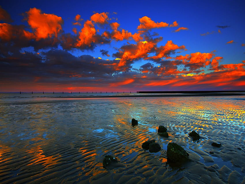 Sunset sky, noite, colorida, crepúsculo, reflexão, agua, calma, oceano, pôr do sol, mar, pôr do sol, tarde, bonita, pedras, verão, espelhado, vermelho, nuvens, natureza, céu, tarde papel de parede HD