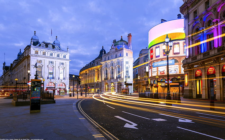 Neon Signs, Piccadilly Circus, Sunrise Cityscape, London, City of Westminster, England. I woke up really early on a weekend, there were very few people around,. London england, London, Piccadilly circus HD wallpaper