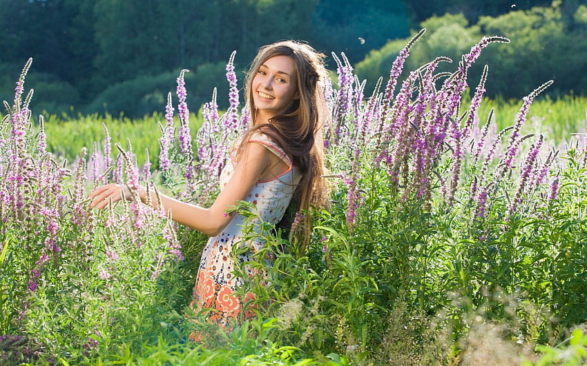 Gadis senyum mata bunga alam Ukraina suasana hati. Wallpaper HD