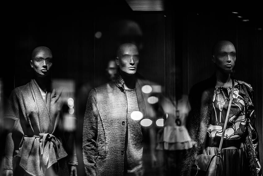 stock , reflection, shop, clothes, light, grey, exhibition, style, mannequin, window, black and white, glass, dark, black, fashion, Mannequin HD wallpaper