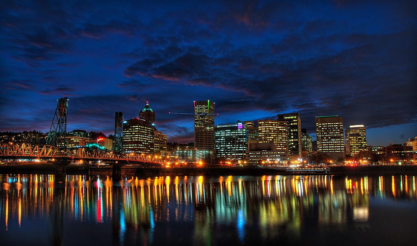 Portland und Hintergrund im Jahr 2019. Innenstadt HD-Hintergrundbild