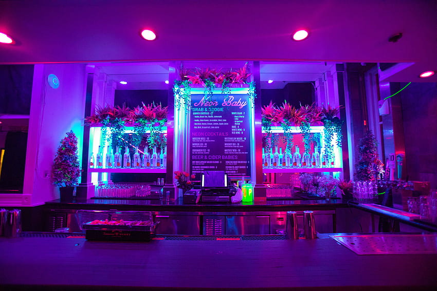 Zajrzyj do nowego klubu dyskotekowego LoDo - Neon Baby, Neon Plants Tapeta HD