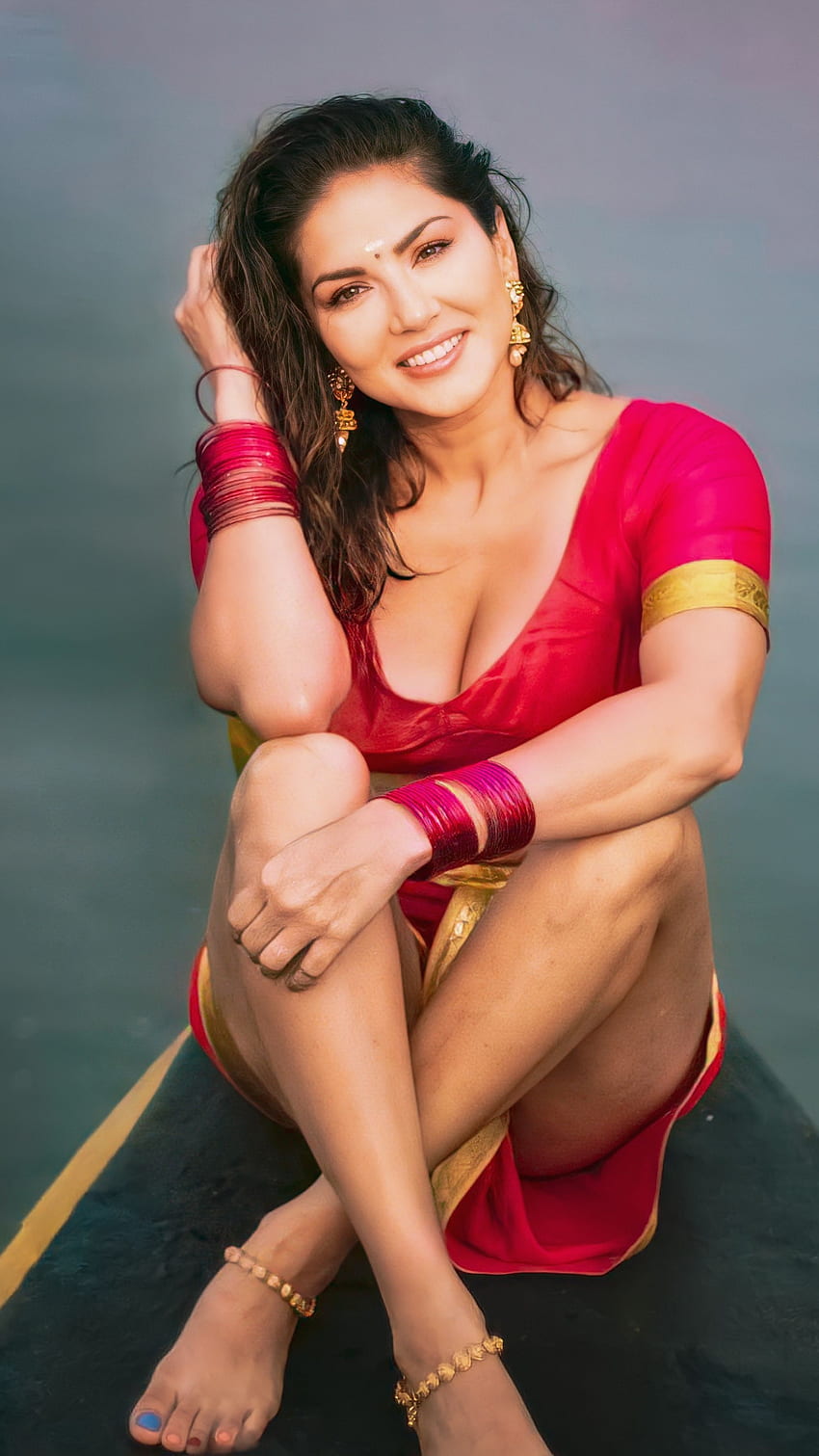 Sunny Leone, aktorka bollywoodzka, pokaz dekoltu, modelka Tapeta na telefon HD
