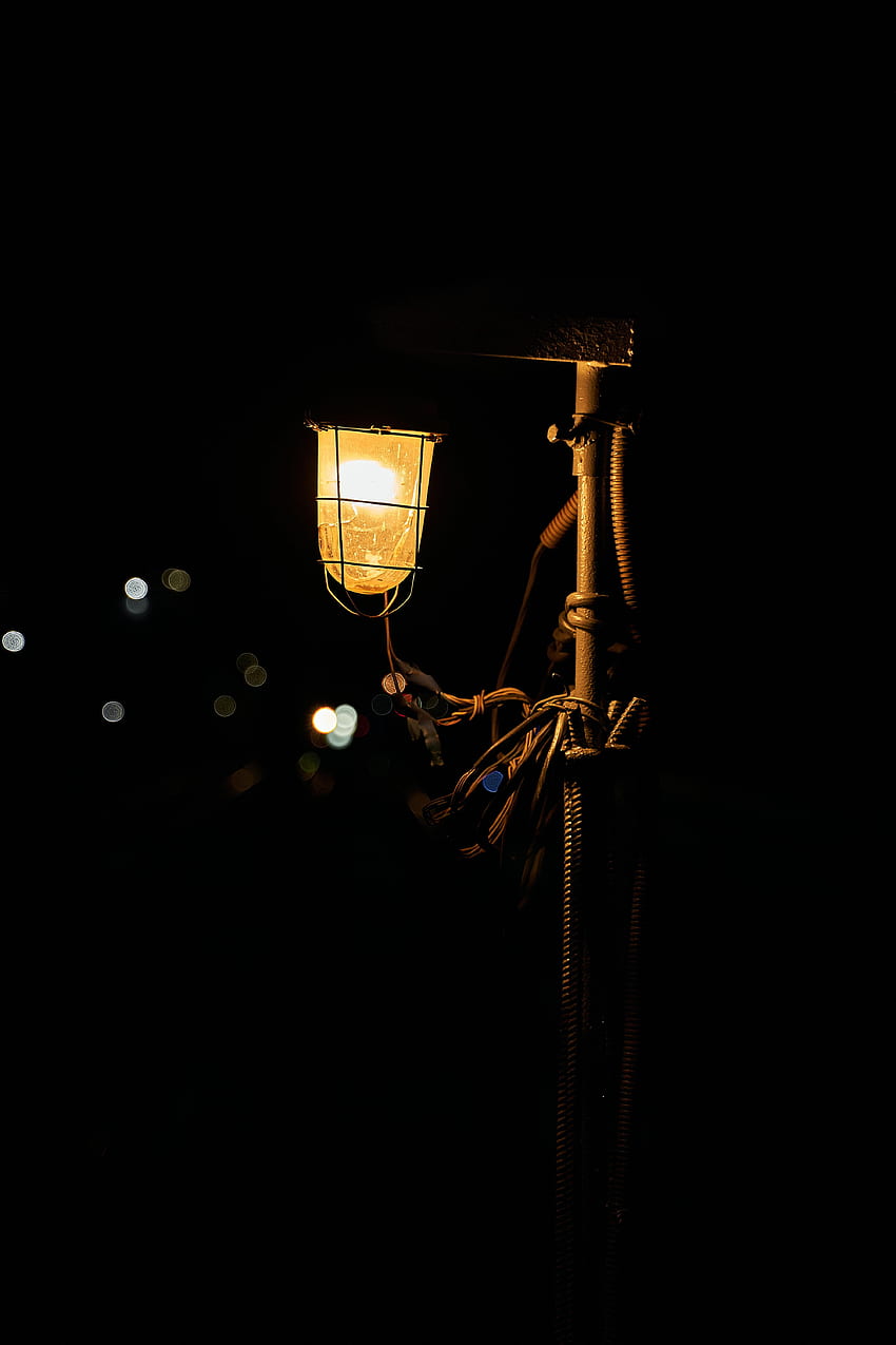 noc, ciemność, lampa, latarnia, blask Tapeta na telefon HD