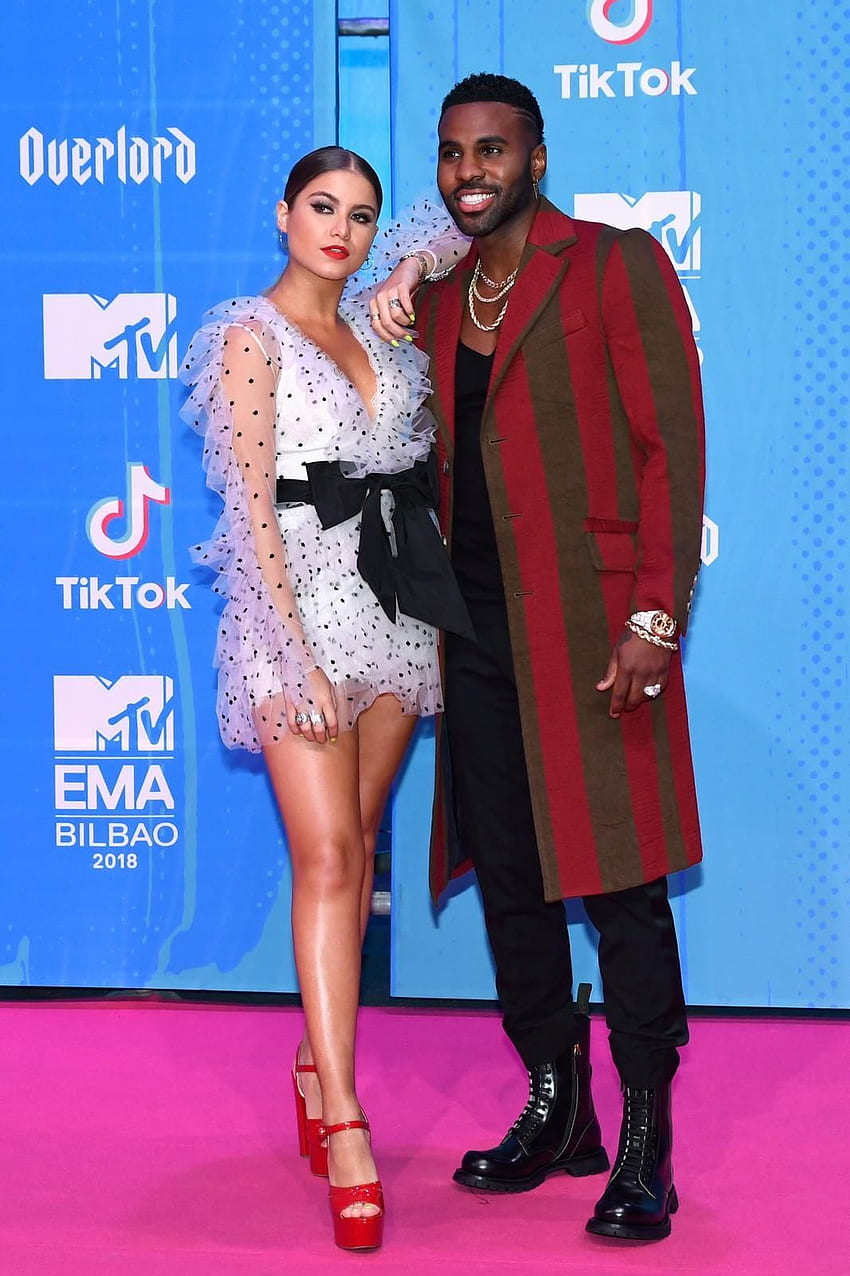 Sofia Reyes wearing SS19 with Jason Derulo at the MTV EMAs HD phone wallpaper