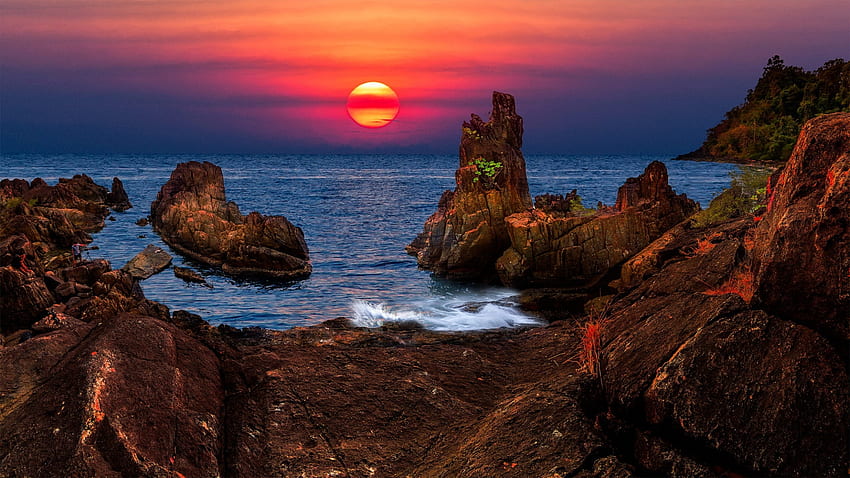 Amazing sunset in Thailand, sea, Thailand, Asia, exotic, rocks, waves, reflection, sky, sun, sunset, ocean HD wallpaper