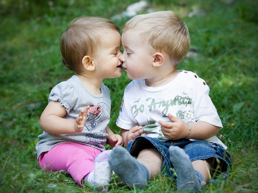 Сладка бебешка целувка Просто положително - детска целувка -, сладка бебешка целувка HD тапет