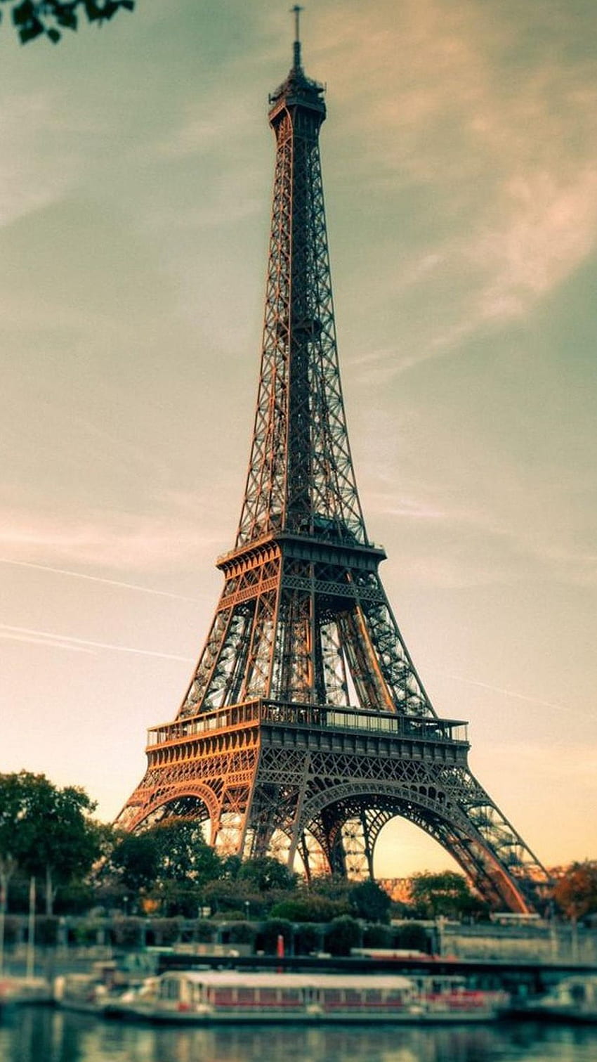 French Eiffel Tower graphy HD phone wallpaper