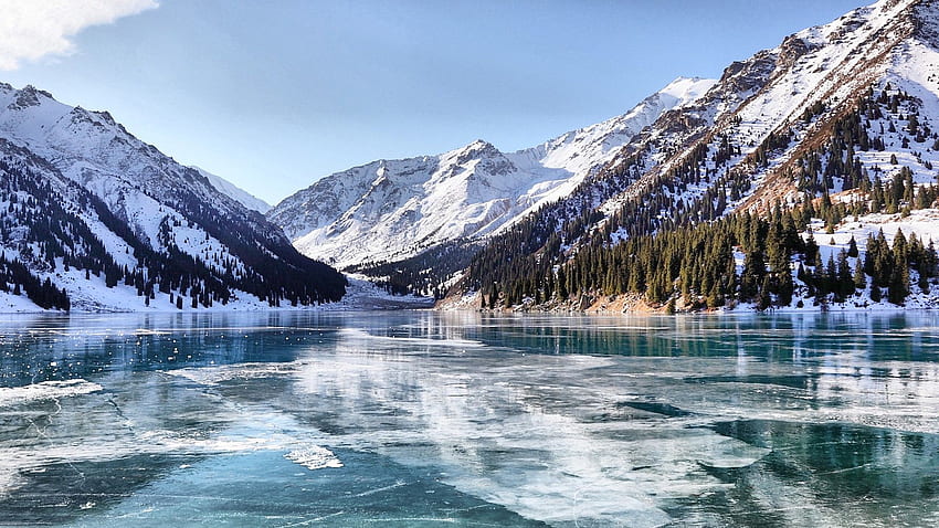 雪、湖、凍った湖、カザフスタン、氷、山 高画質の壁紙