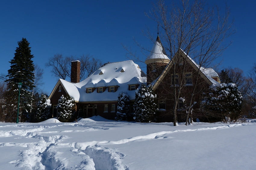 Cottage in neve, inverno, natura, casa, sera Sfondo HD