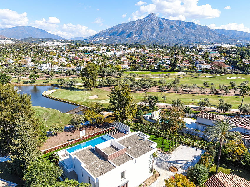 Luxury homes market is booming on the Costa del Sol - Nueva Andalucia ...