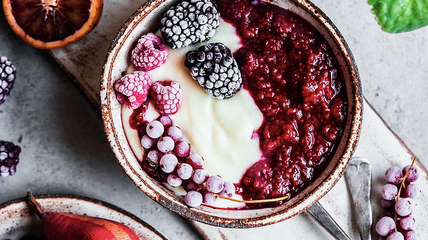 Semolina porridge with raspberries on rustic background HD wallpaper